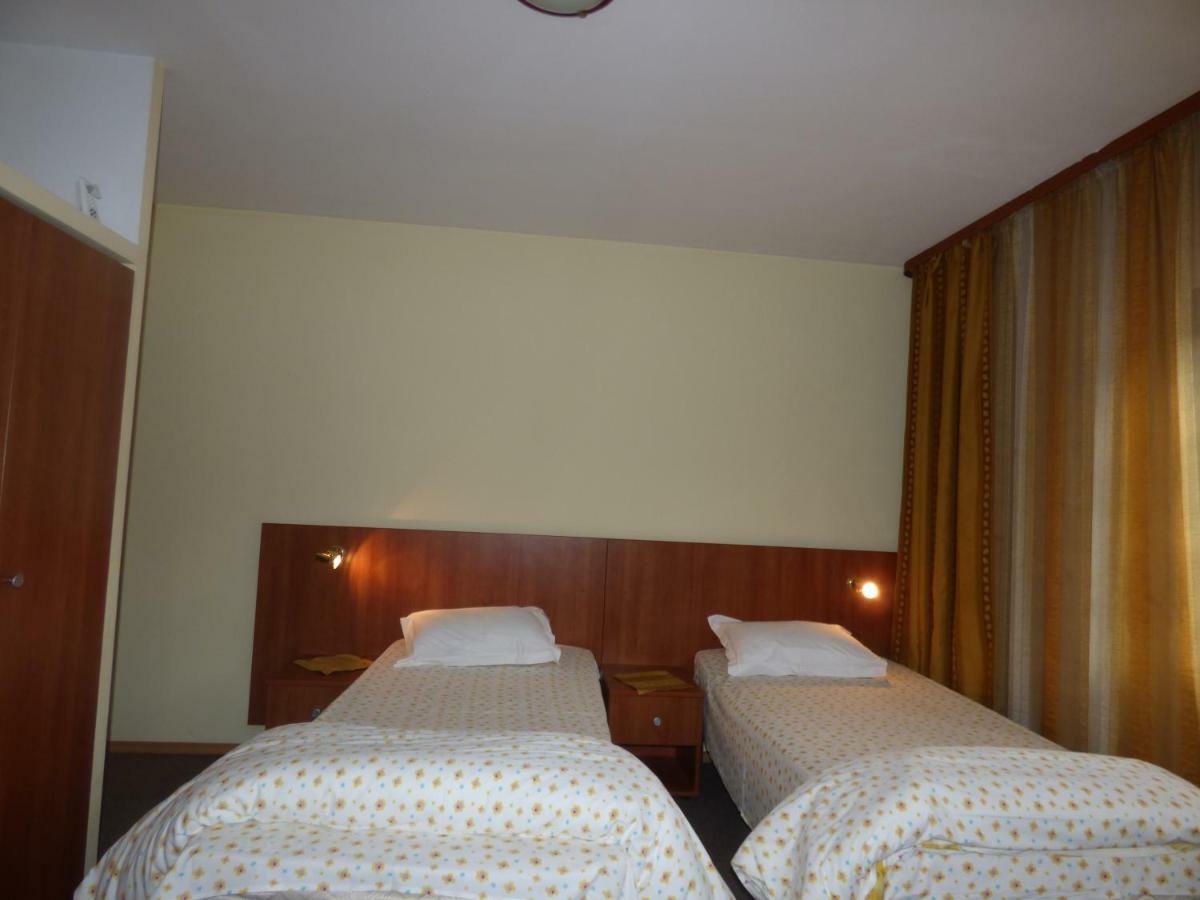 Hotel Gura Padurii à Sinaia Extérieur photo