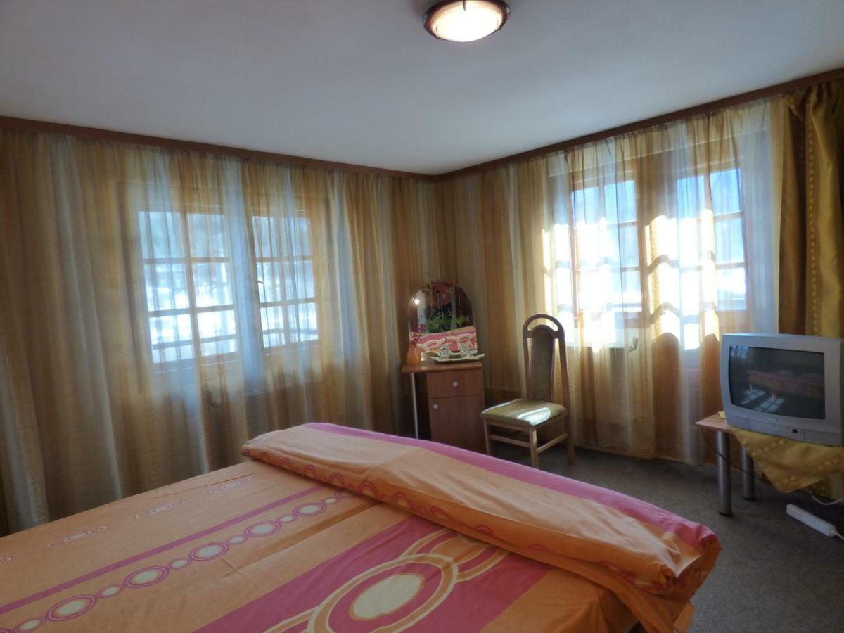 Hotel Gura Padurii à Sinaia Extérieur photo